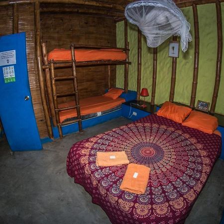 Psygon Surf Camp Hostel Mancora Exterior photo