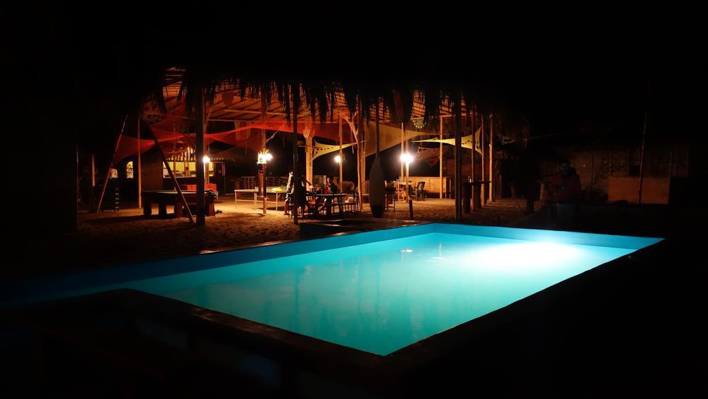 Psygon Surf Camp Hostel Mancora Exterior photo