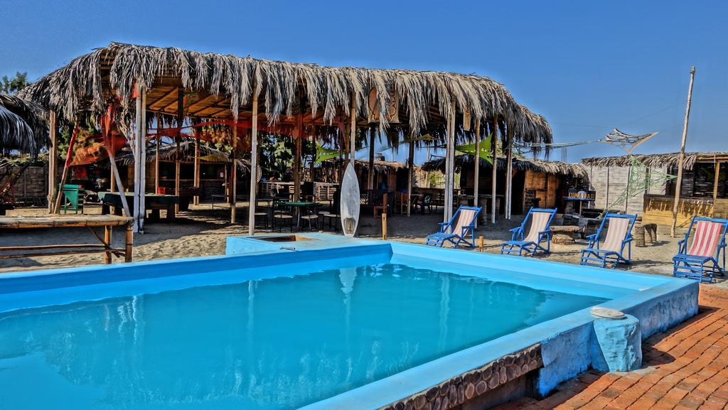 Psygon Surf Camp Hostel Mancora Exterior photo