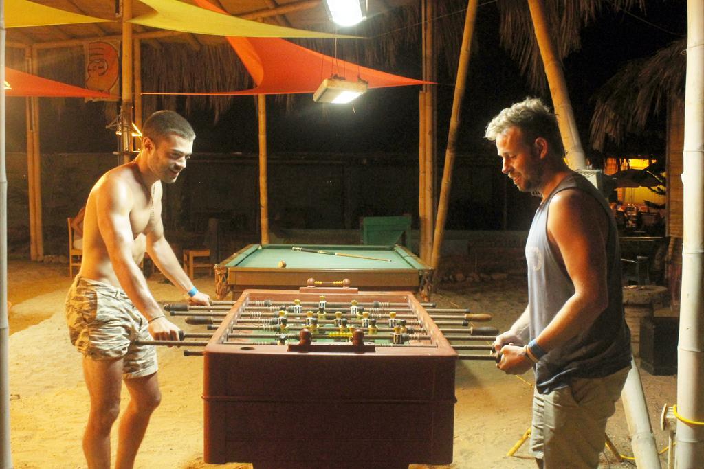 Psygon Surf Camp Hostel Mancora Exterior photo